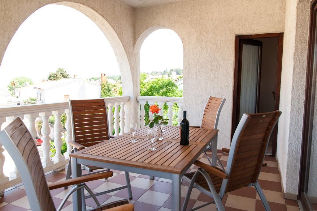 Malinska Apartment 1 Sveti Anton  外观 照片