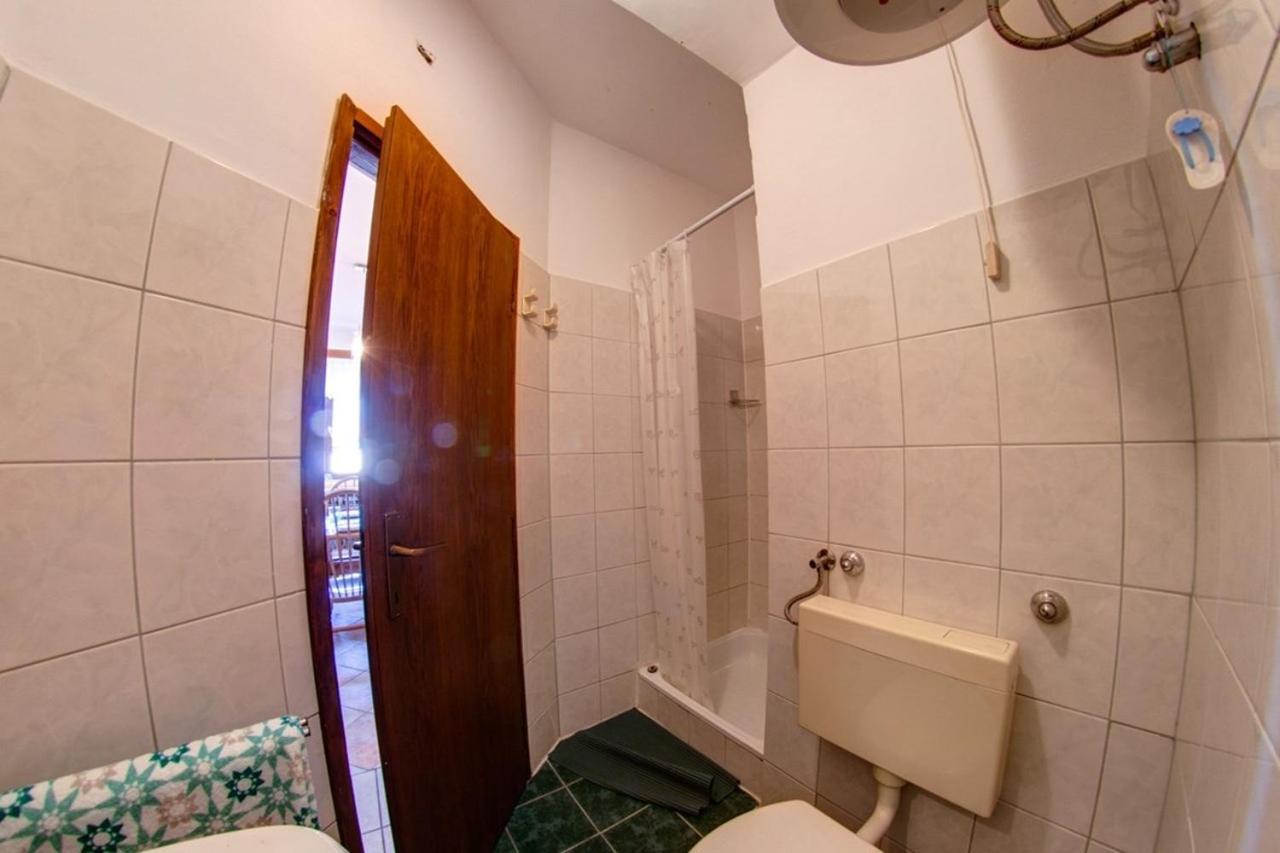 Malinska Apartment 1 Sveti Anton  外观 照片