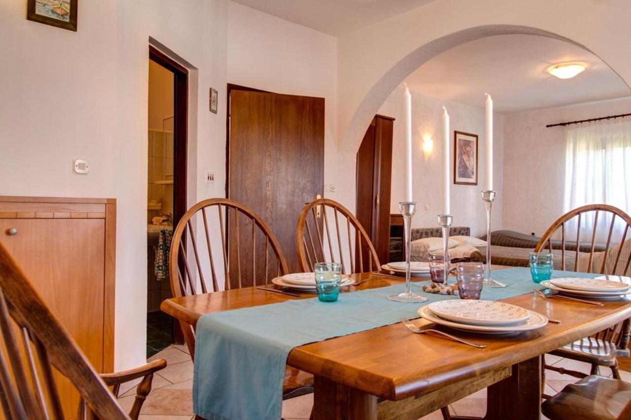 Malinska Apartment 1 Sveti Anton  外观 照片