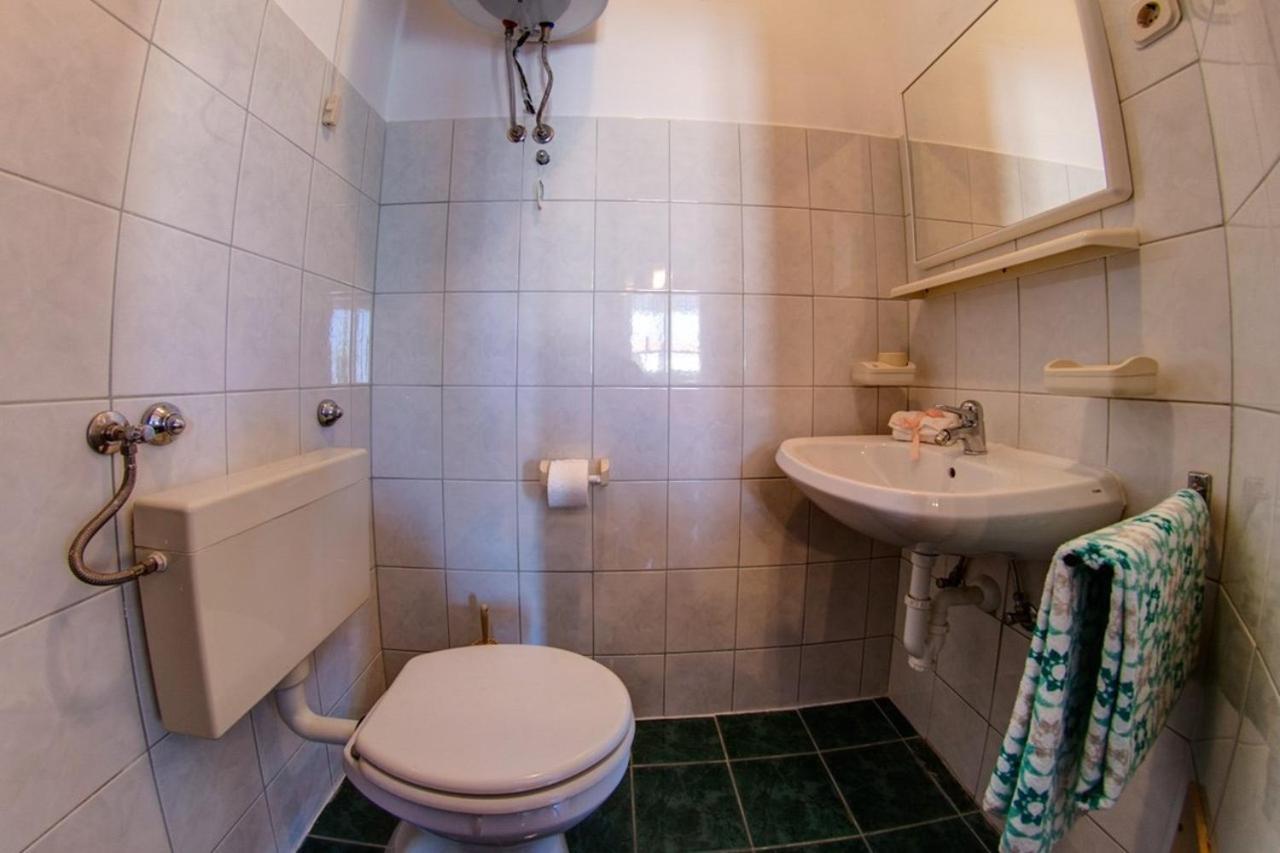 Malinska Apartment 1 Sveti Anton  外观 照片